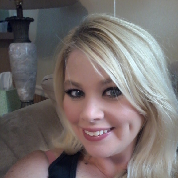 Meet your Posher, Shawna - Picture 1 of 1